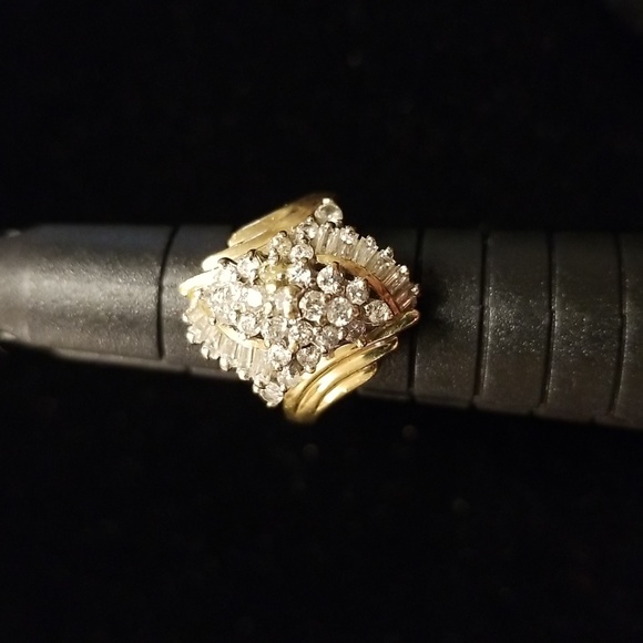 Jewelry - 14k gold Diamond ring